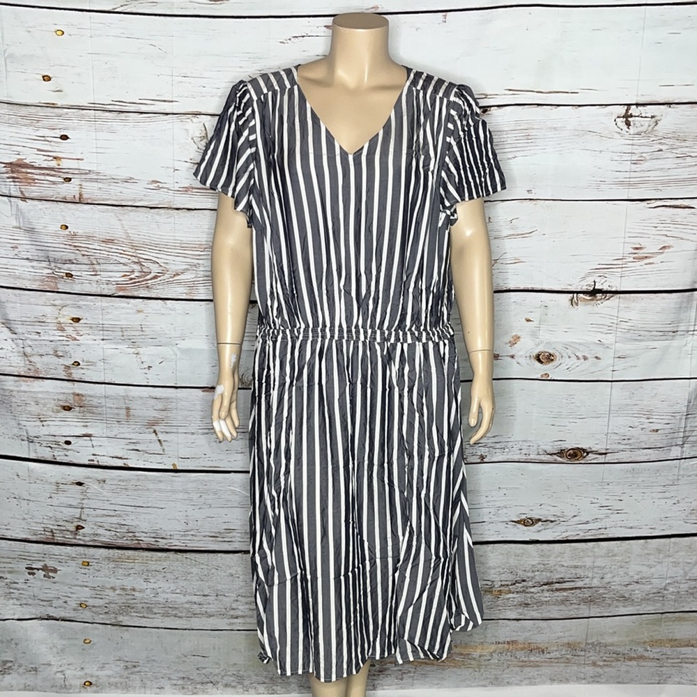 Old Navy NWT Plus Size 4X Blue & White Stripe Flutter Sleeve V-Neck Rayon Dress